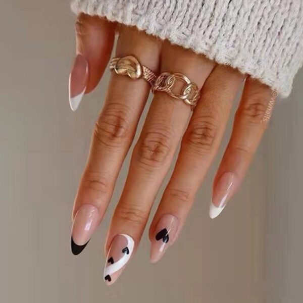 BLACK WHITE FRENCH LOVE